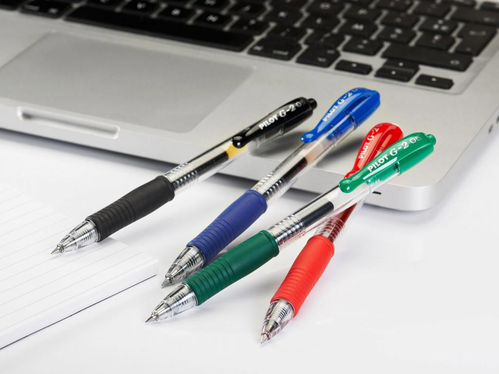 Pilot gelpen G-2 0,7 medium sort/blå/rød/grøn